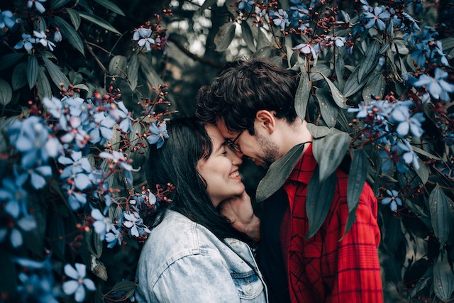 Boost Your Love Life: 15 Unique Compliments to Make Your Girlfriend Smile